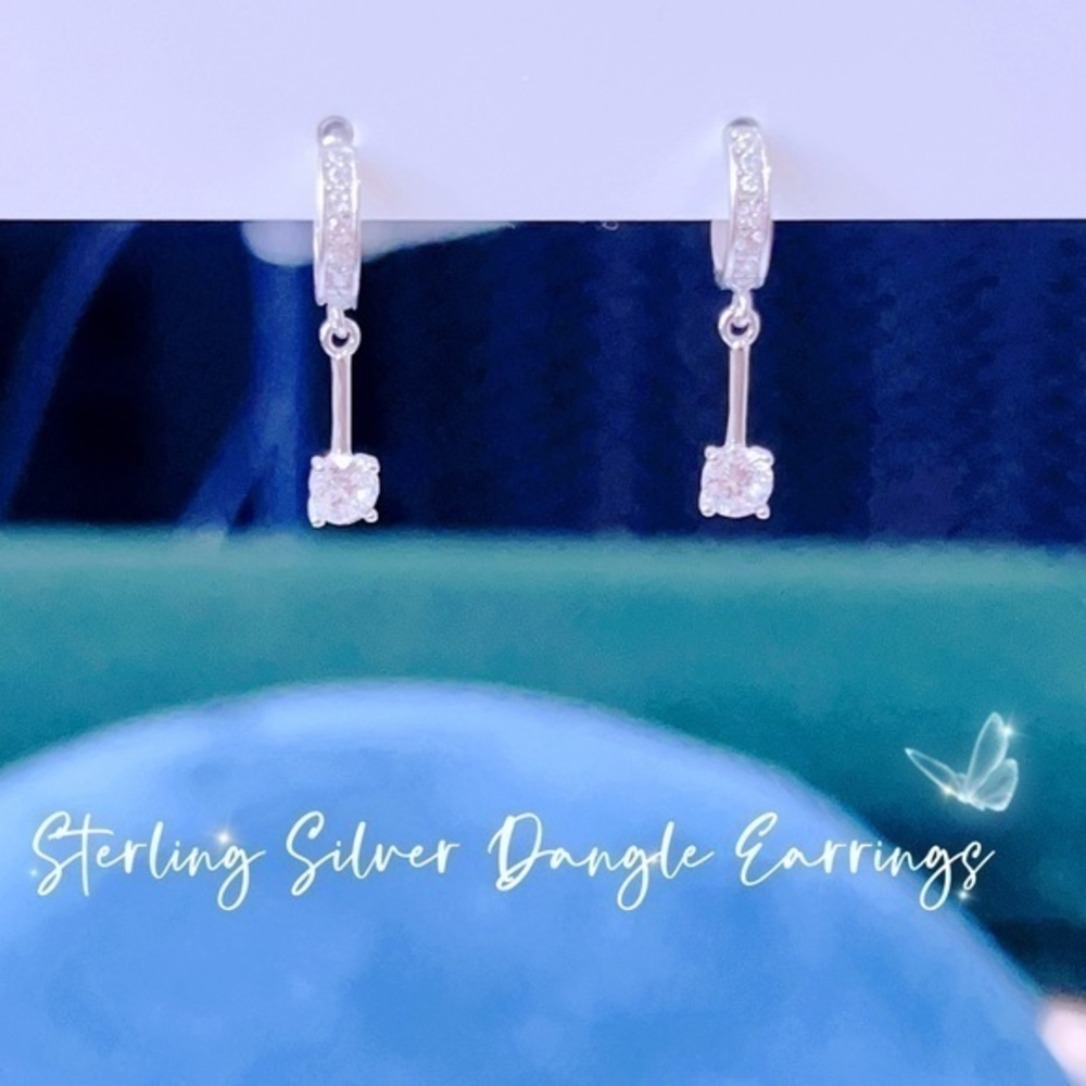 Sterling silver C-hoop earrings - Picture 4 of 11